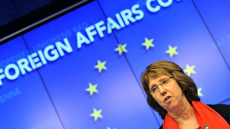 La UE pacta sancionar a los responsables de la violencia en Ucrania y negocia con Yanukóvich