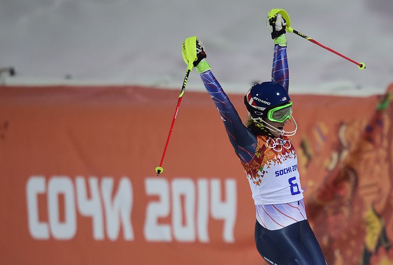 Mikaela Shiffrin se convierte en la esquiadora más joven en ganar el oro en el eslalon femenino