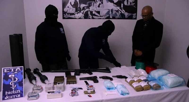 Los verificadores aseguran que ETA ha dejado "fuera de uso" parte de su arsenal