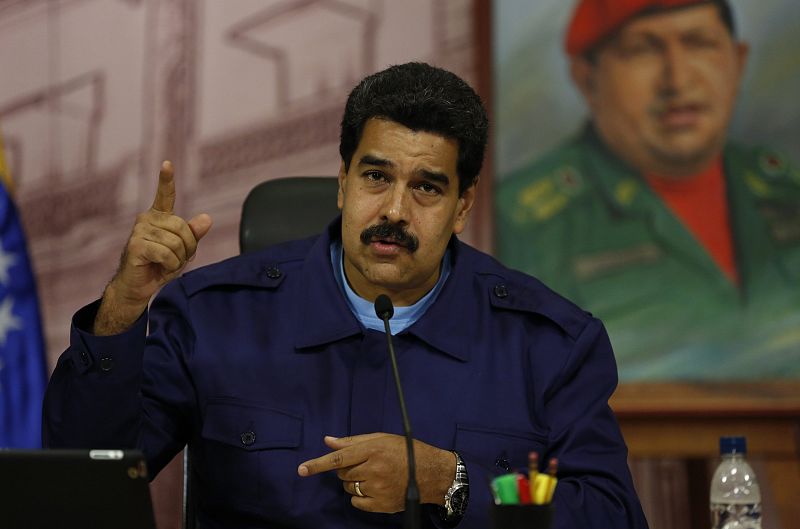 Maduro ofrece diálogo a Obama mientras continúan las protestas y las muertes llegan a ocho