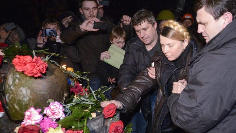El regreso de Timoshenko y la destitución de Yanukóvich consuman la revolución en Ucrania