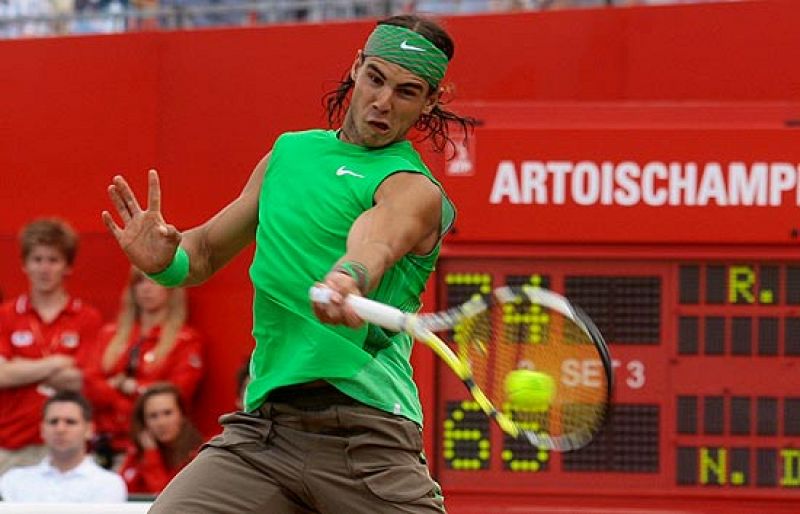 Nadal se convierte en el primer español en ganar sobre hierba en 36 años
