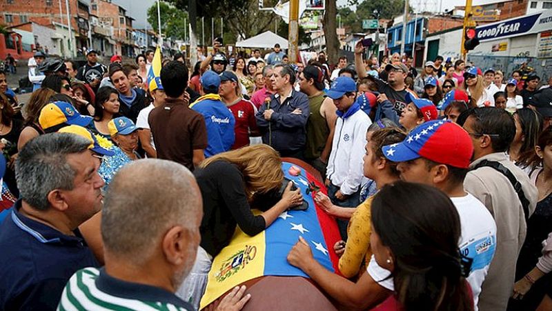 La oposición venezolana rechaza acudir a la "Conferencia de Paz" que convoca Maduro