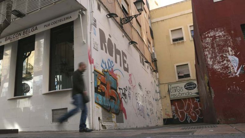 Un muerto y siete hospitalizados en Almería por intoxicación al hacer un "botellón"