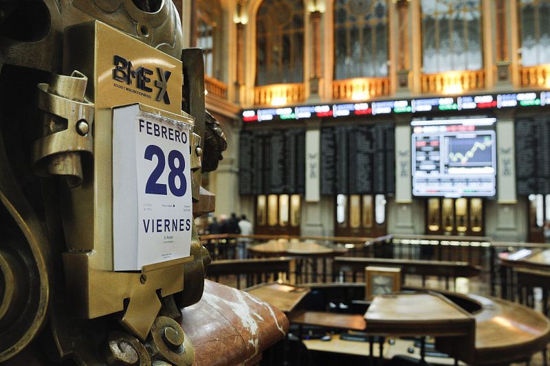 El IBEX 35 sube un 1,96% en febrero y la prima de riesgo baja hasta 188 puntos básicos