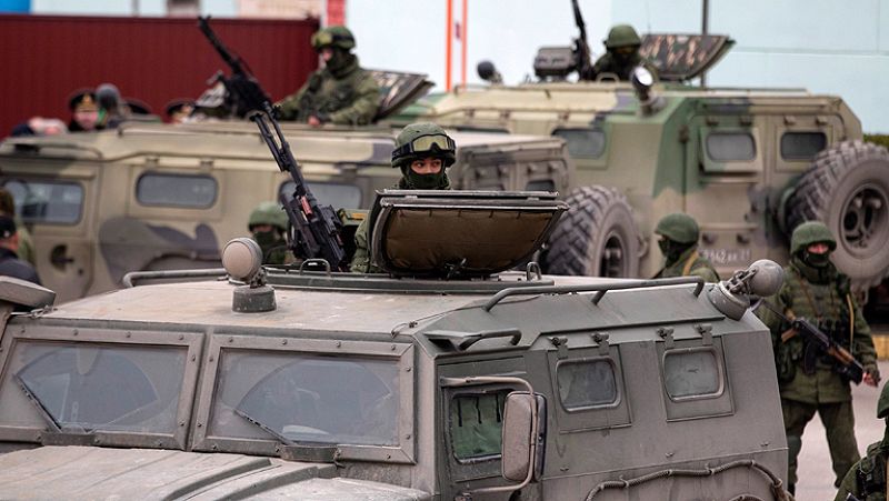 El Senado ruso autoriza por unanimidad emplear tropas en Crimea