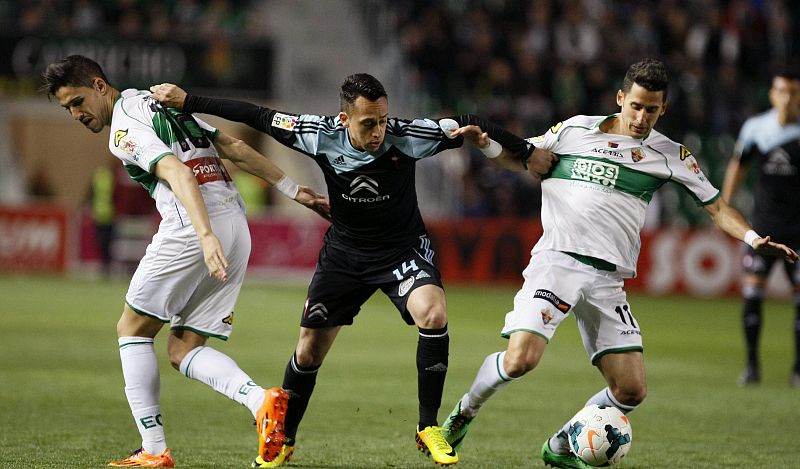El Elche recorta distancias con el Celta