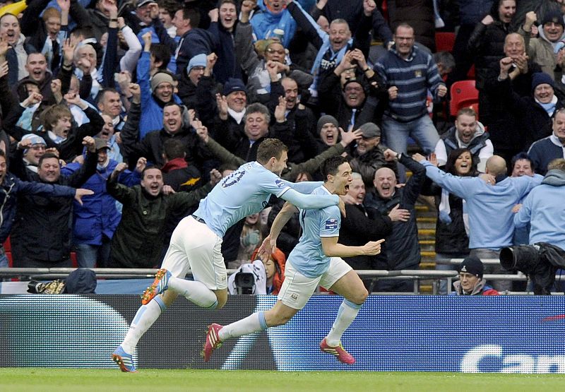 El Manchester City remonta al Sunderland y conquista la Copa de la Liga