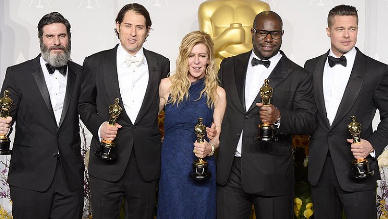'Gravity' arrasa con siete Oscar, pero '12 años de esclavitud' le arrebata el de mejor película