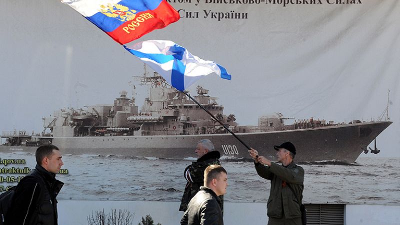 Rusia se impacienta por asegurar su dominio en Crimea sin disparar un solo tiro