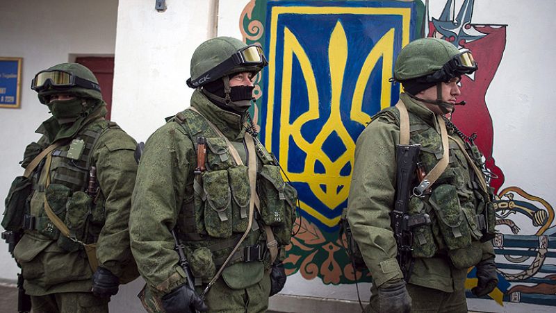 Tensión en las bases de Crimea mientras Ucrania y Rusia inician "tímidos" contactos