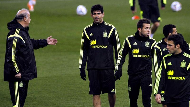 El Calderón aclama a Costa como titular con la selección