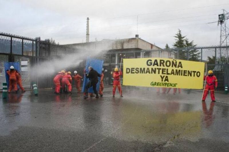 Detenidos nueve activistas de Greenpeace en una protesta para pedir el cierre de Garoña