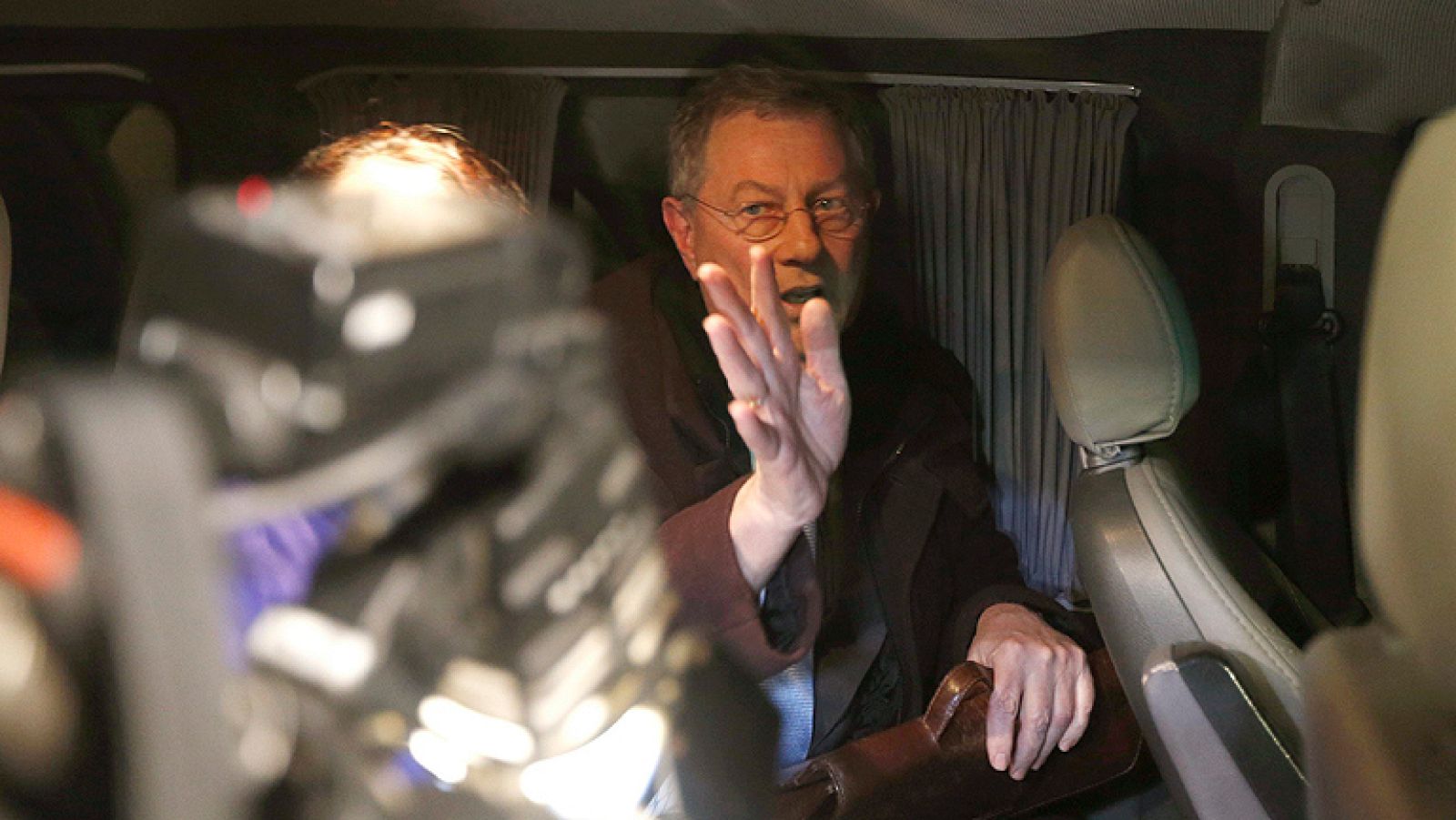 Grupos prorrusos intimidan al enviado de la ONU en Crimea, que decide poner fin a la misión | Ver