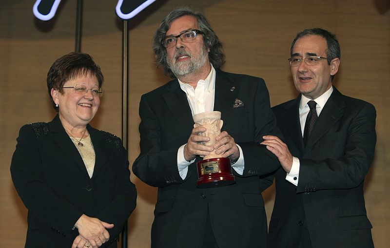 El periodista gallego Ramón Pernas gana el Premio Azorín de Novela por 'Paradiso'
