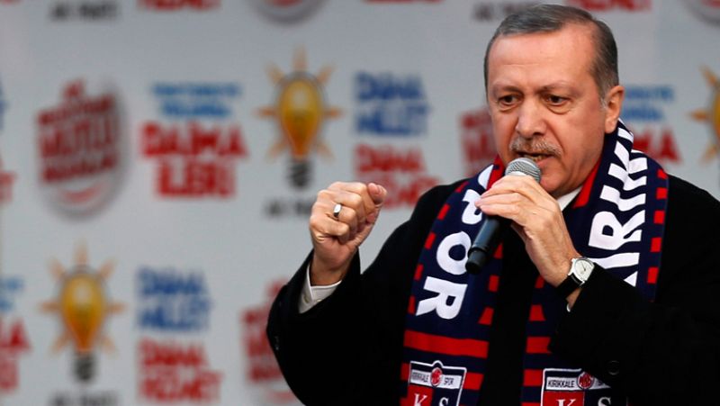 Erdogan se plantea cerrar Facebook y Youtube en Turquía