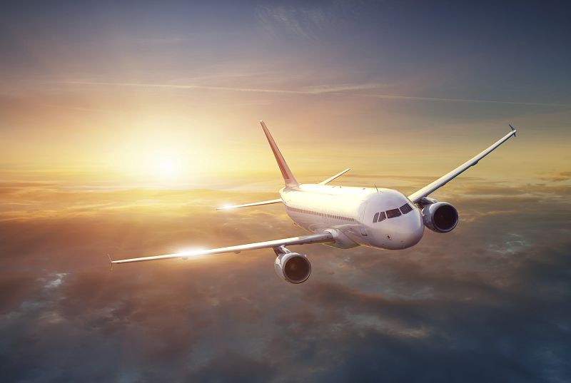 La UE aprueba aplicar la tasa a las emisiones de CO2 de los aviones sólo al espacio aéreo europeo