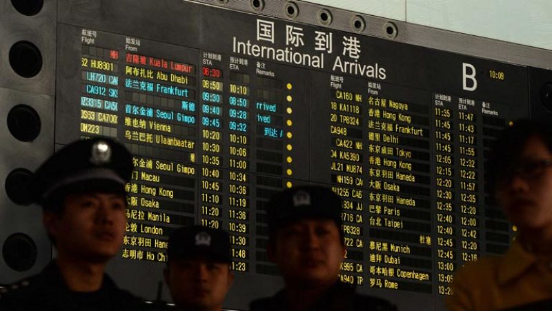 Malaysia Airlines pierde contacto con un avión que transportaba a 239 personas