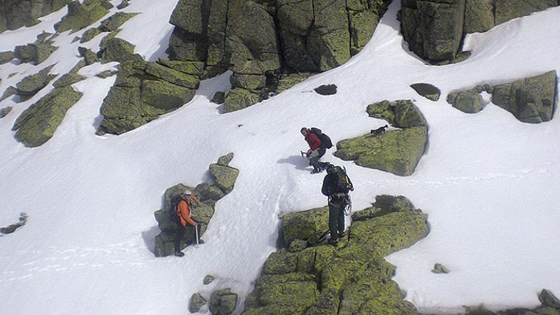 Mueren tres montaeros en Gredos al caerse en la subida al Pico del Almanzor, en vila