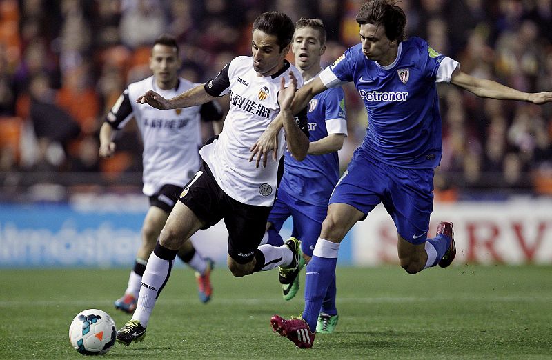 Dos goles que no debieron subir al marcador sellaron el empate