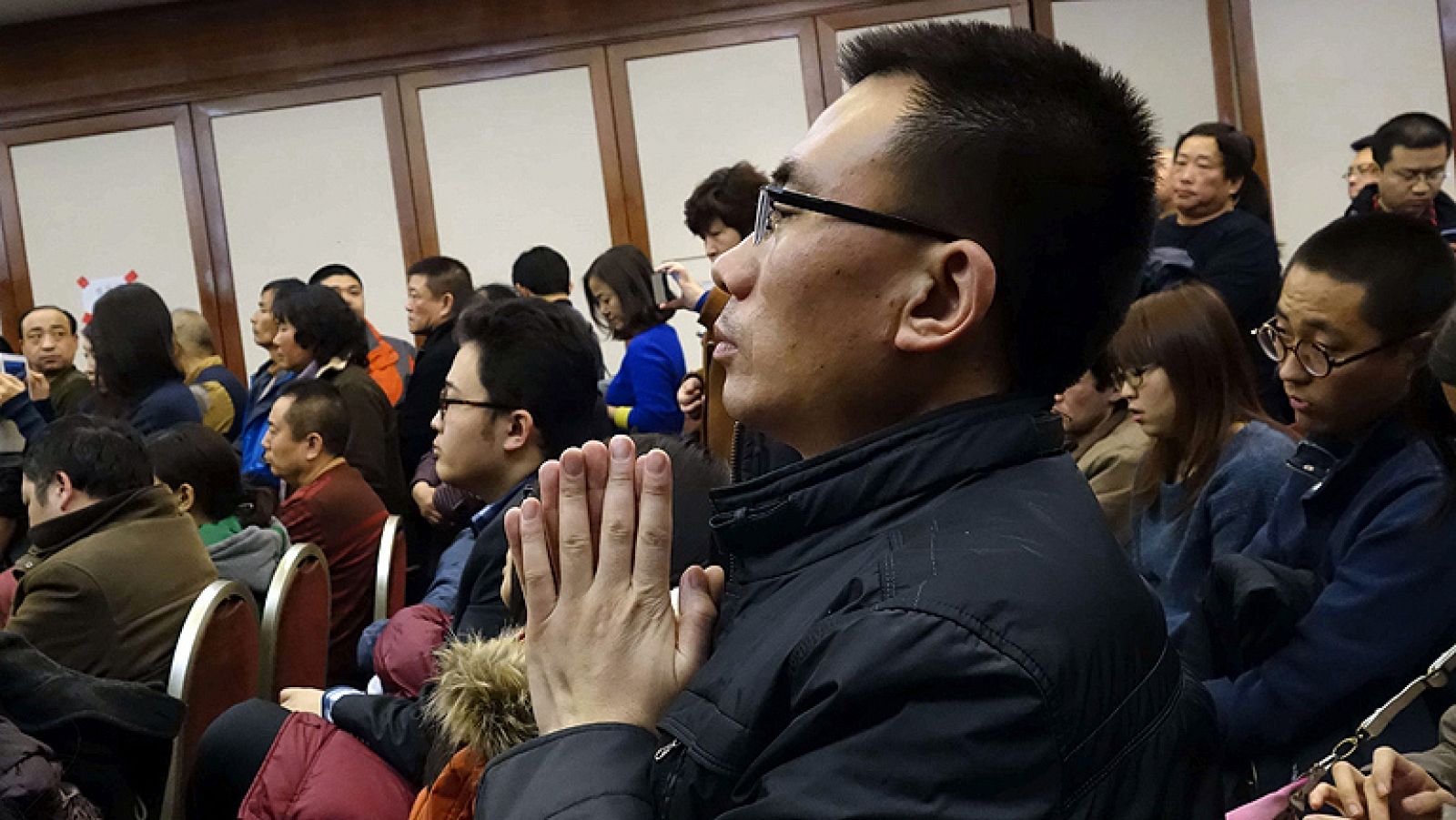 Amplían la búsqueda del avión malasio después de tres días sin ningún rastro | Ver