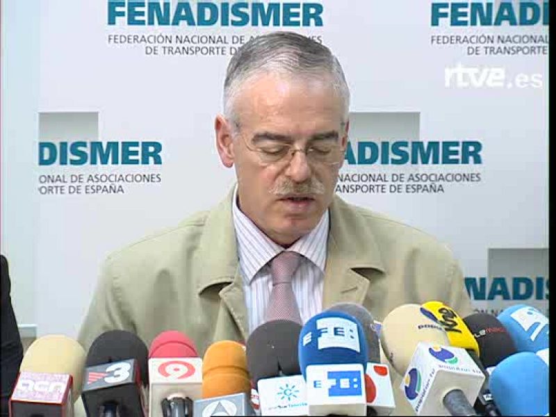 Fenadismer, Confedetrans y Antid desconvocan temporalmente el paro de los transportistas