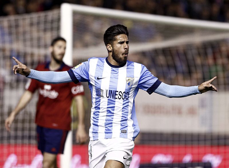 El Málaga se aleja de los puestos de descenso a costa de Osasuna