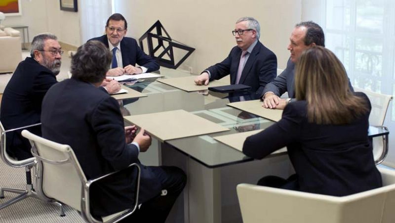 Rajoy se compromete con los agentes sociales a impulsar "una nueva etapa" de diálogo social
