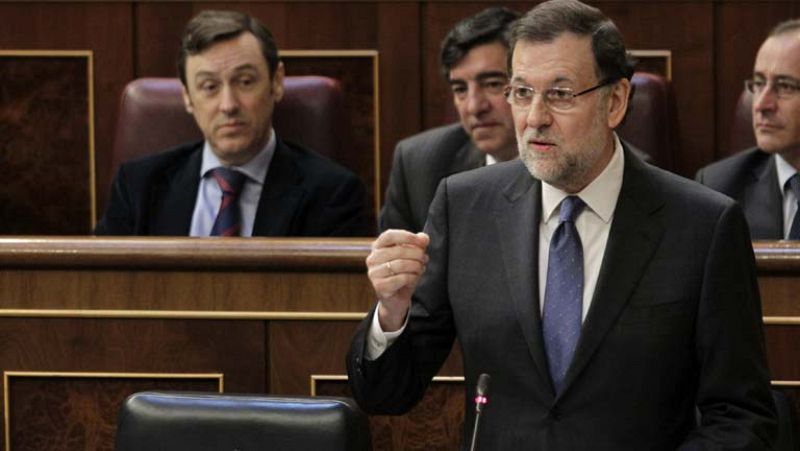 Rajoy sobre la consulta soberanista: "Situarse por encima de la Constitución es un semáforo en rojo"