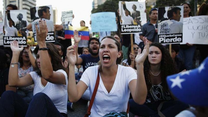 Mueren tres personas y un alcalde opositor es detenido en Venezuela