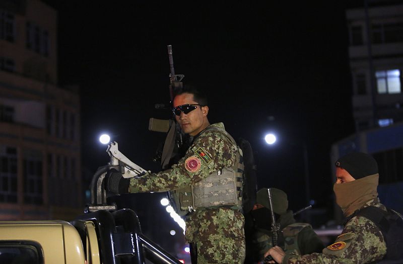 Al menos 13 personas mueren en un atentado contra el hotel Serena en Kabul