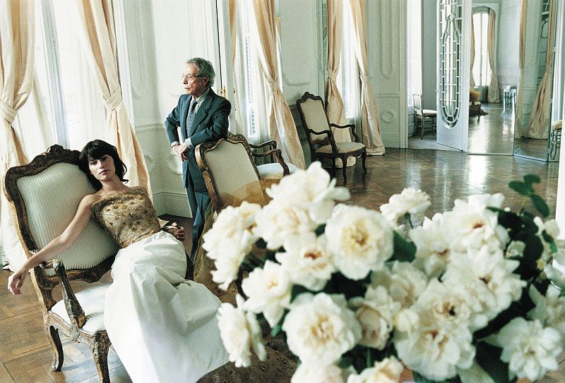 Televisión Española estrena el documental 'Pertegaz, el hombre que vistió a los cisnes'