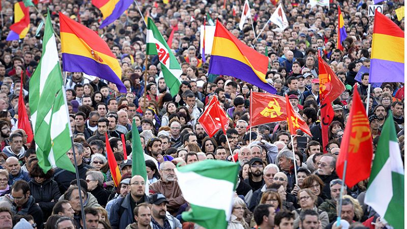 Decenas de miles de personas confluyen en Madrid en la llamada 'Marcha por la Dignidad'