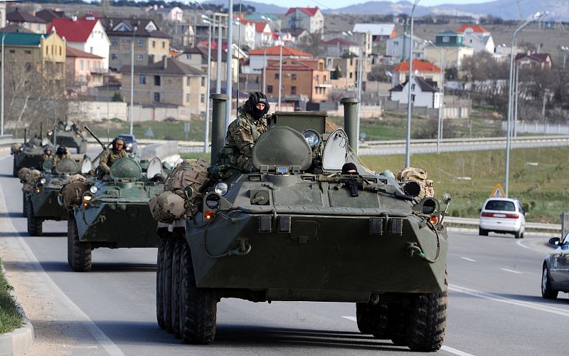 La OTAN confirma que Rusia tiene un gran despliegue militar cerca de la frontera con Ucrania