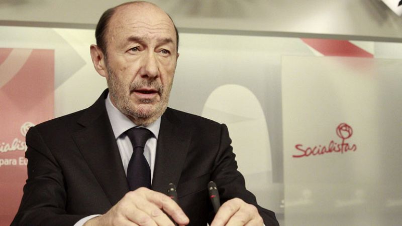 Rubalcaba señala que la tarea de Suárez "fue difícil como lo fue su salida de la vida pública"