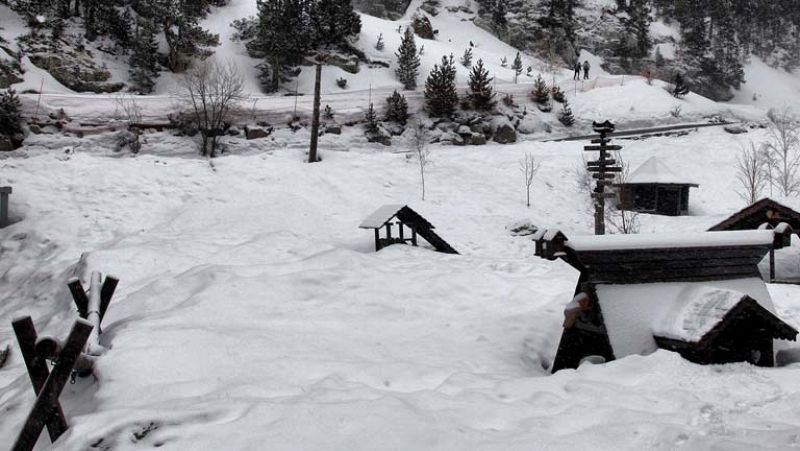 El viento, la lluvia, la nieve y el fuerte oleaje ponen en alerta a 41 provincias
