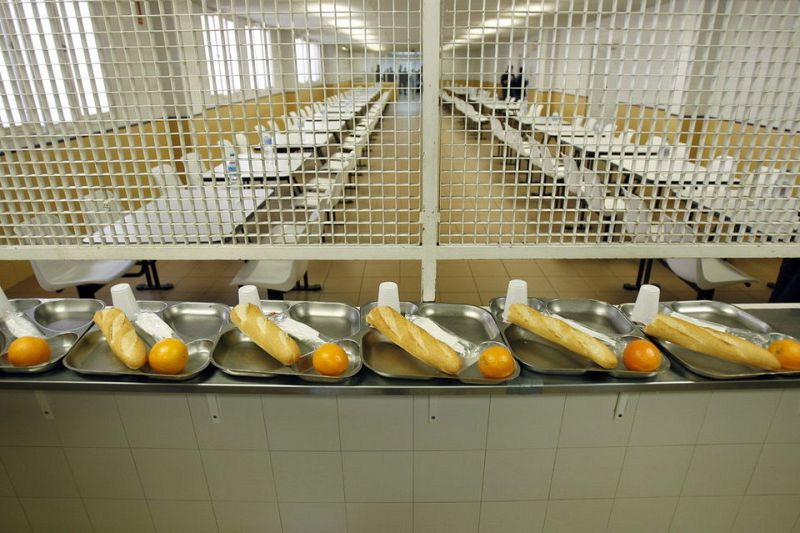 Denuncian que España abusa del internamiento de los inmigrantes en los CIE