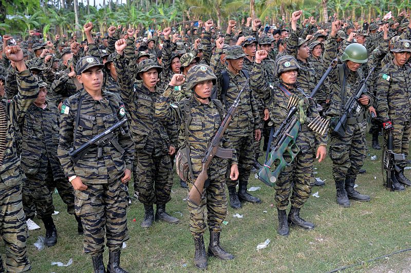 El Gobierno de Filipinas y los rebeldes musulmanes firman la paz tras 30 años de conflicto