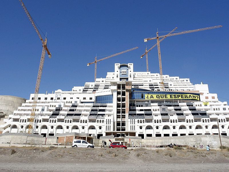 La Junta de Andalucía recurrirá la sentencia del TSJA sobre el hotel de El Algarrobico
