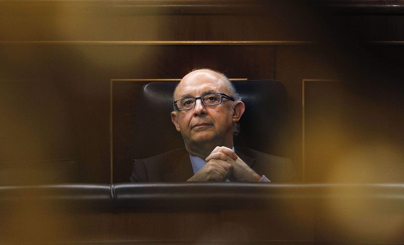 Montoro anuncia que el Gobierno devolverá otro 'moscoso' a los funcionarios