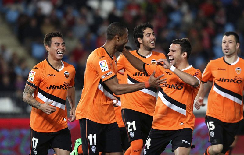 El Almería consigue sumar un punto valioso ante el Valencia