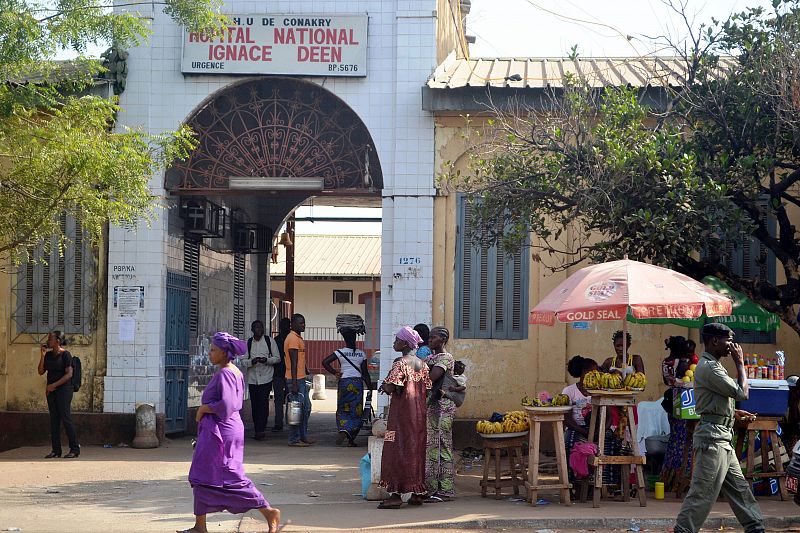 La OMS confirma que el ébola ha llegado a la capital de Guinea Conakry