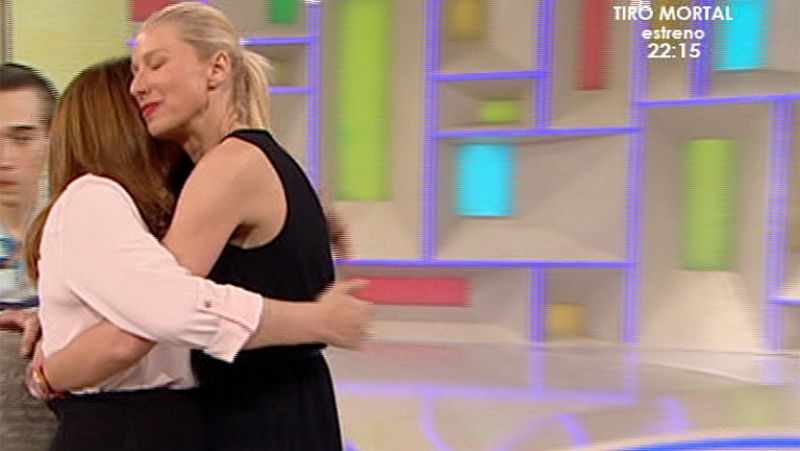 Anne Igartiburu celebra con Toñi Moreno las 150 emisiones de 'Entre todos'