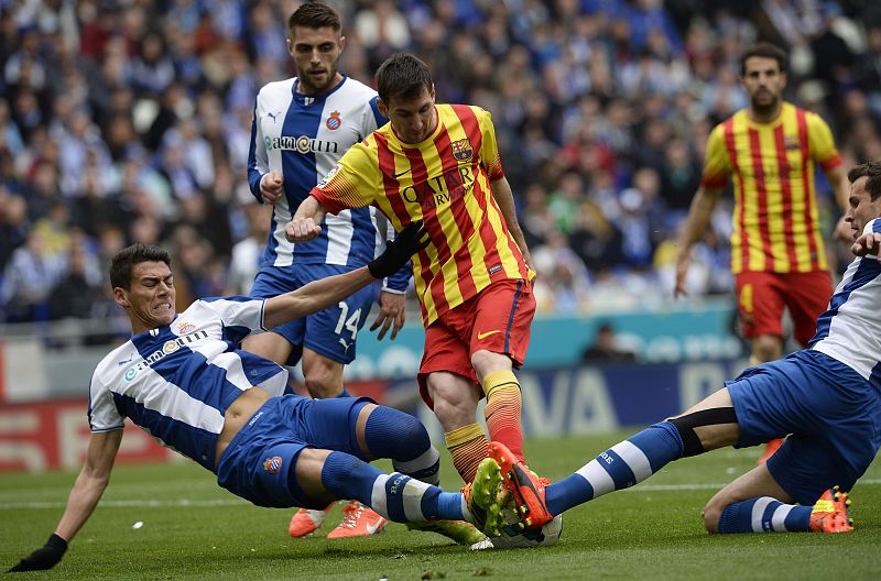 El Barça sufre en Cornellá pero se lleva la victoria de penalti