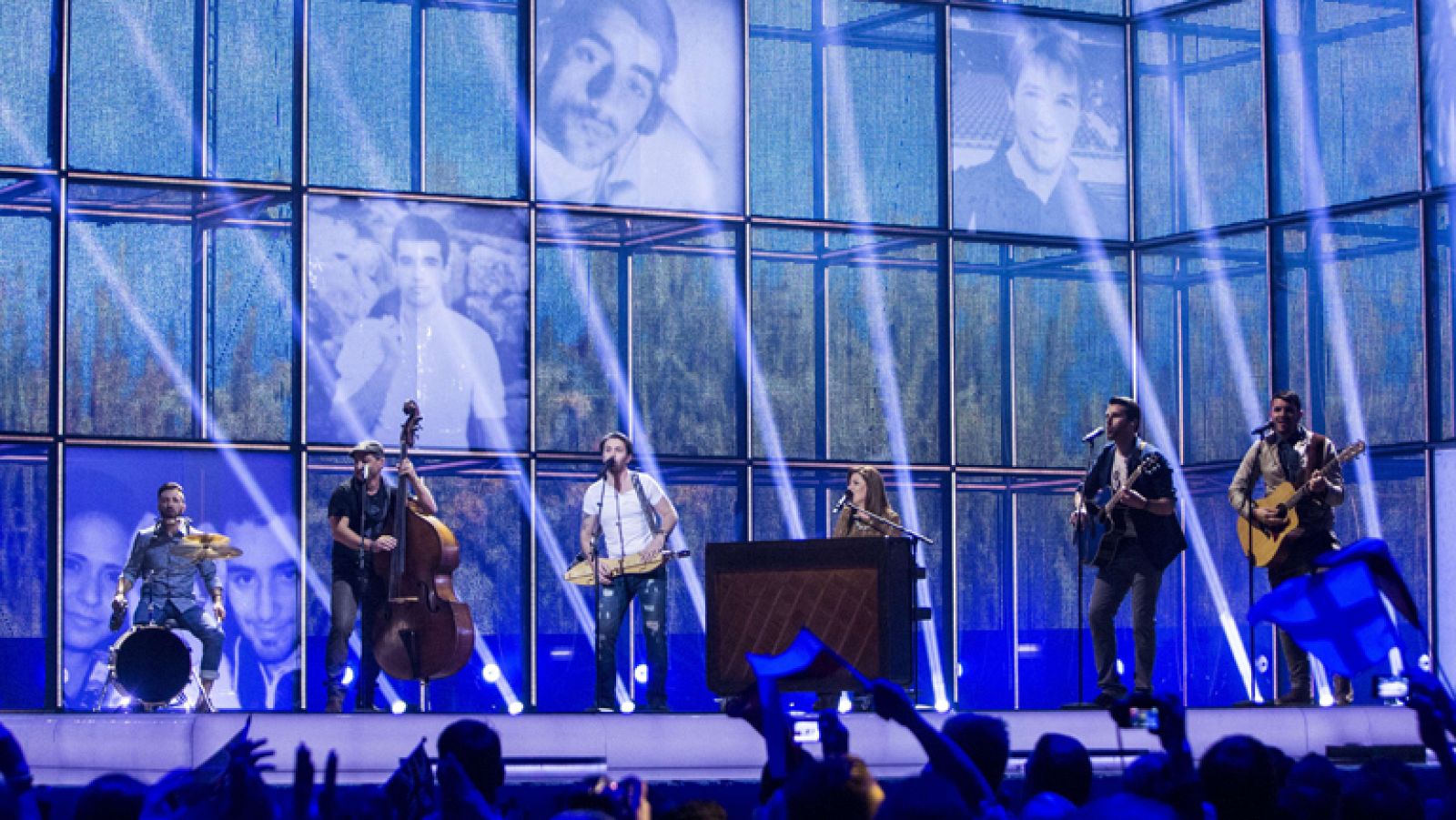 Firelight canta "Coming home" en representación de Malta