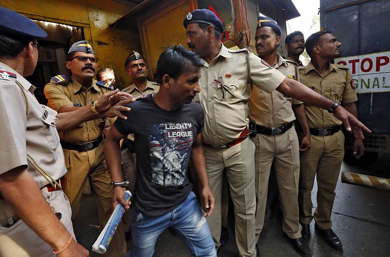 La Justicia india condena a muerte por primera vez a los autores de una violación múltiple