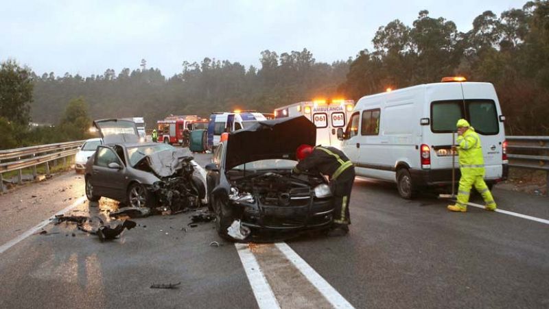 Veinte muertos en quince accidentes de tráfico en el fin de semana más trágico del año