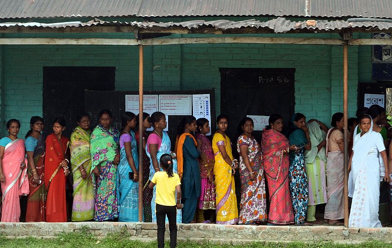 La India comienza las mayores elecciones de la historia en las que se aventura un cambio