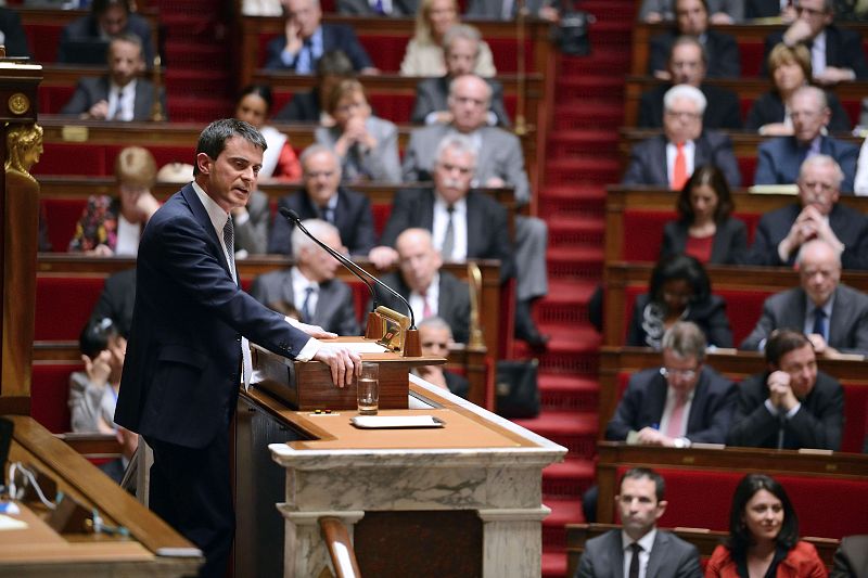Valls se queja de la política monetaria del BCE y anuncia la reducción de las regiones