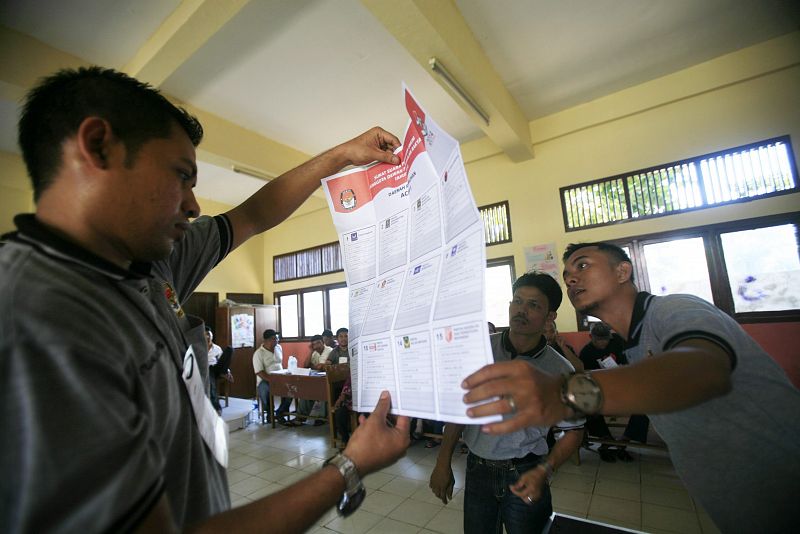 El partido opositor gana las elecciones legislativas en Indonesia, según los datos preliminares